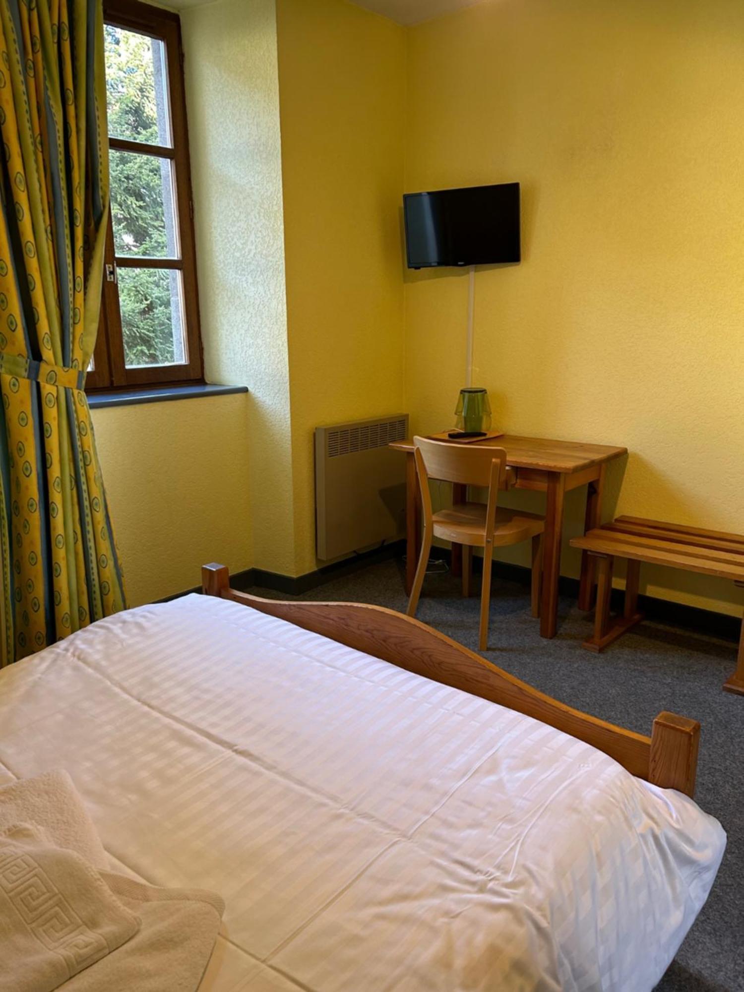 Aux Globe-Trotters Hotell Murat  Exteriör bild